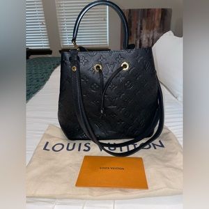 Louis Vuitton Néonoé MM (Black
Monogram Empreinte Leather)